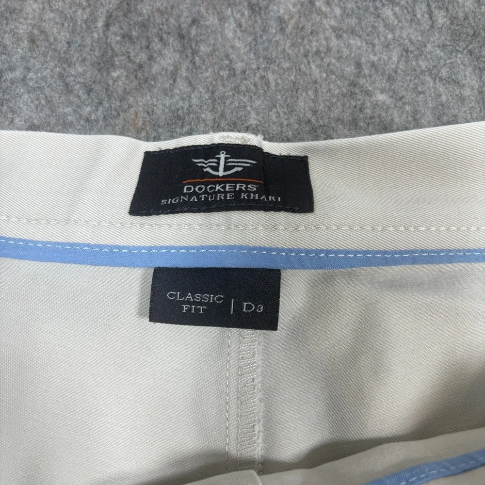 Dockers Signature Khaki Pants Men's Size 44x32 Classic Fit Chinos‎ Straight Leg